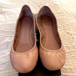 ✨3/$30✨ Vince Camuto Ellen ballet flats in bisque / nude